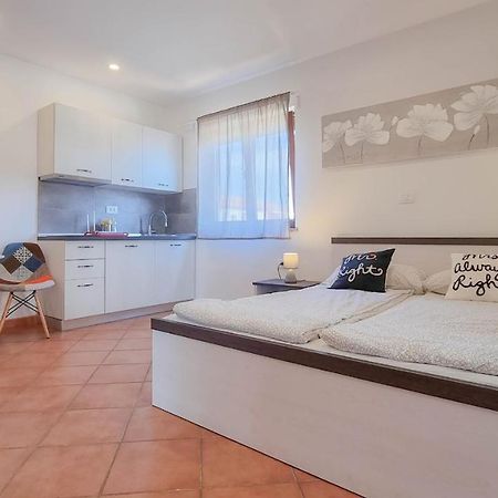 Dani Apartment Umag Exterior photo